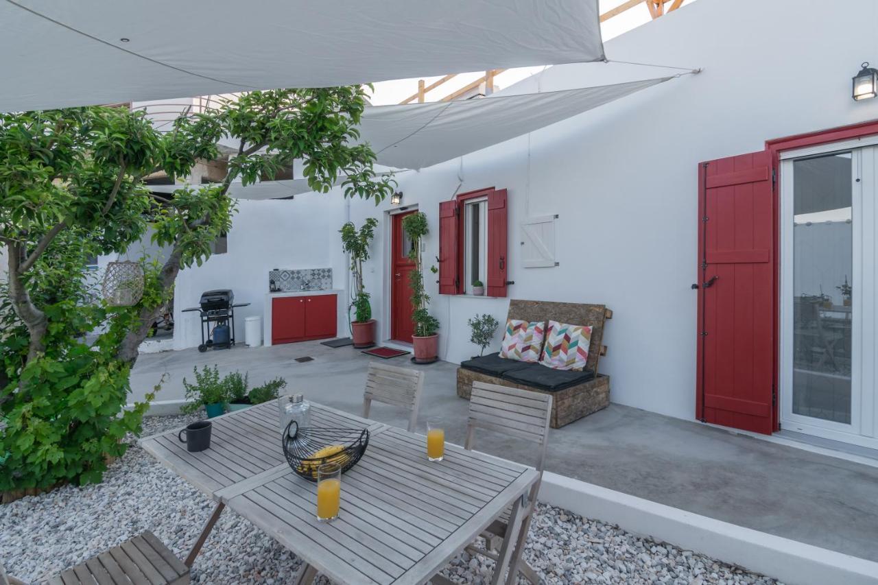 Milos Guesthouse Triovasálos エクステリア 写真