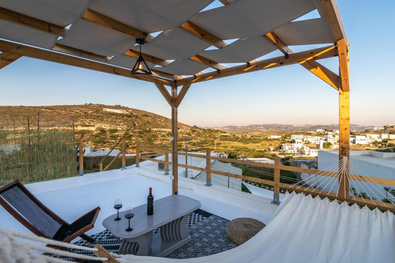 Milos Guesthouse Triovasálos エクステリア 写真