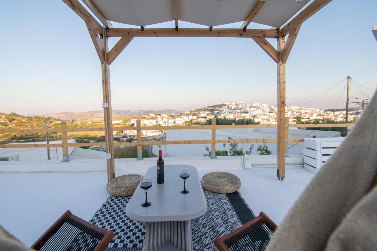 Milos Guesthouse Triovasálos エクステリア 写真